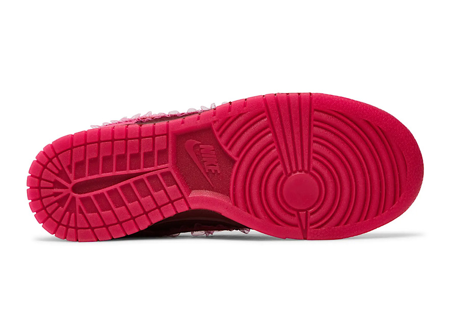 Nike Dunk Low Valentine's Day (2022) (W) - Image 3