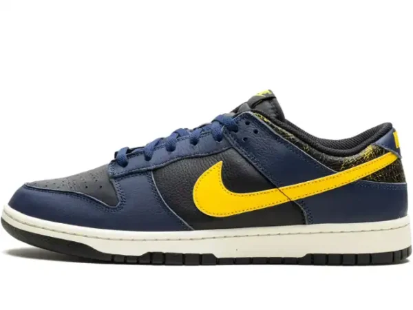 Nike Dunk Low Vintage Michigan