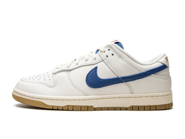 Nike Dunk Low SE Sail Dark Marina Blue